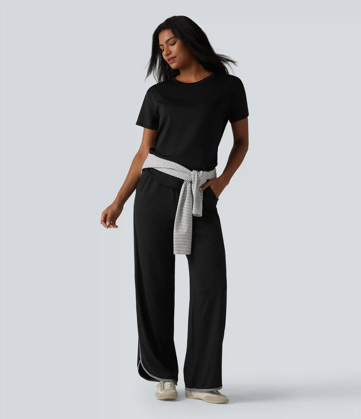 Round Neck Short Sleeve Built-in Bra Curved Hem Casual T-Shirt