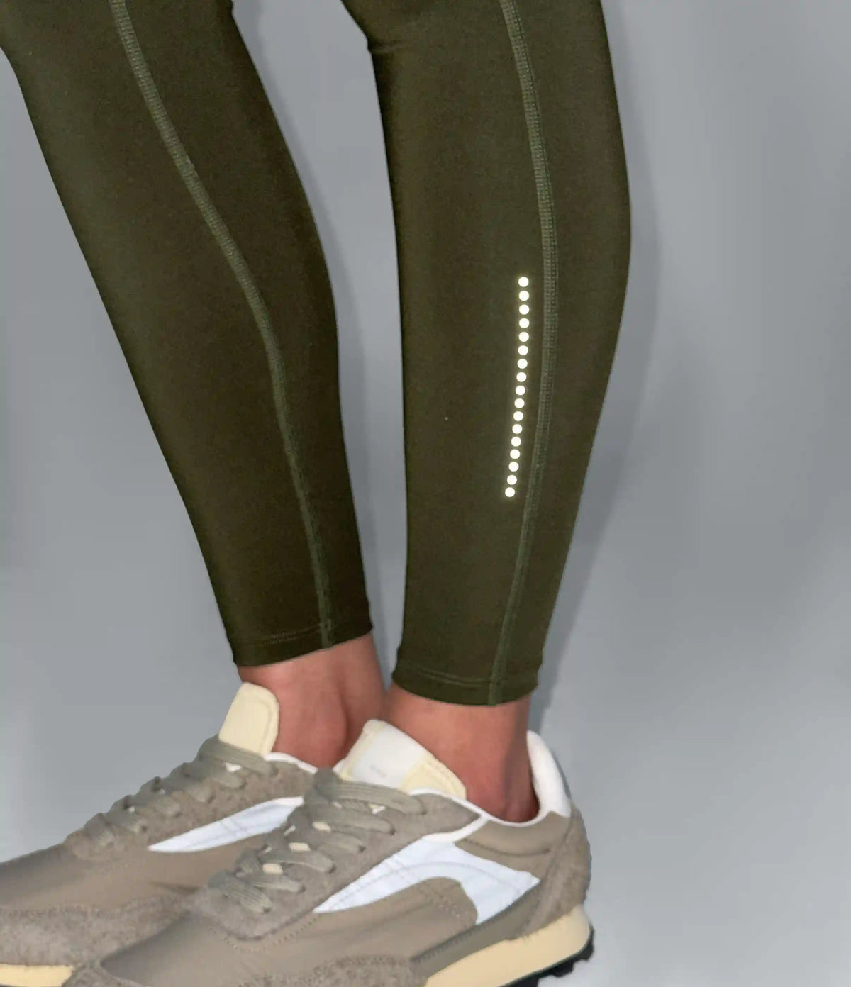 Wear-Resistant Reflective Crossover High Waisted Hiking 7/8 Leggings with Pocket