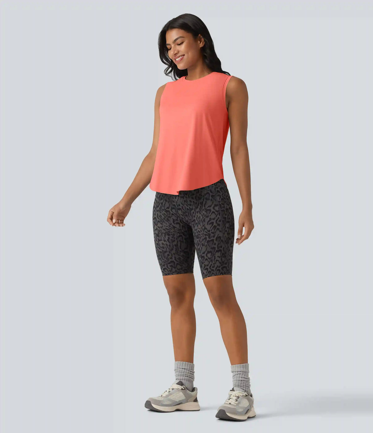Round Neck Curved Hem Cool Touch Workout Tank Top-UPF50+