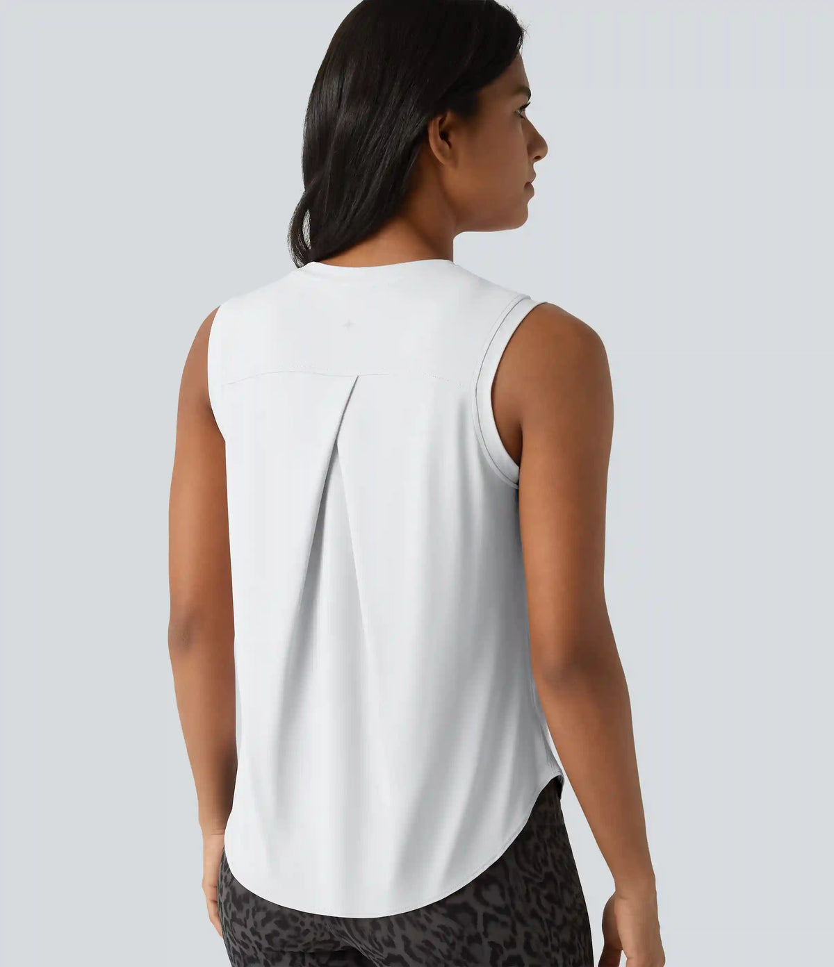Round Neck Curved Hem Cool Touch Workout Tank Top-UPF50+