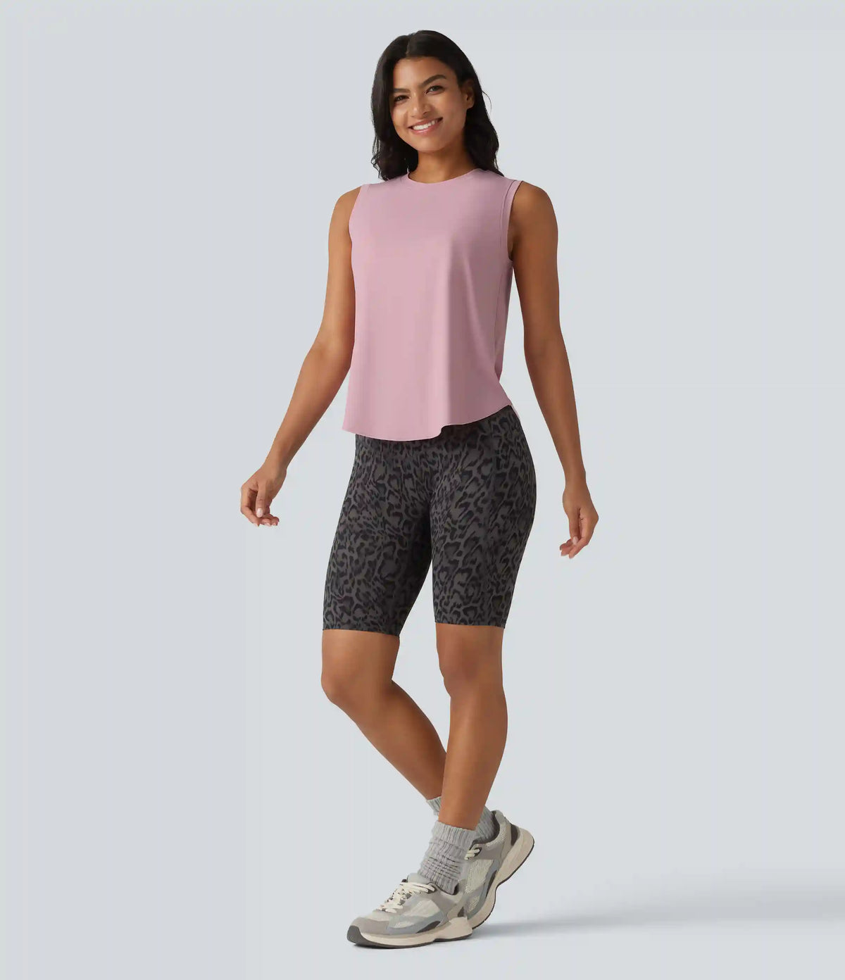 Round Neck Curved Hem Cool Touch Workout Tank Top-UPF50+