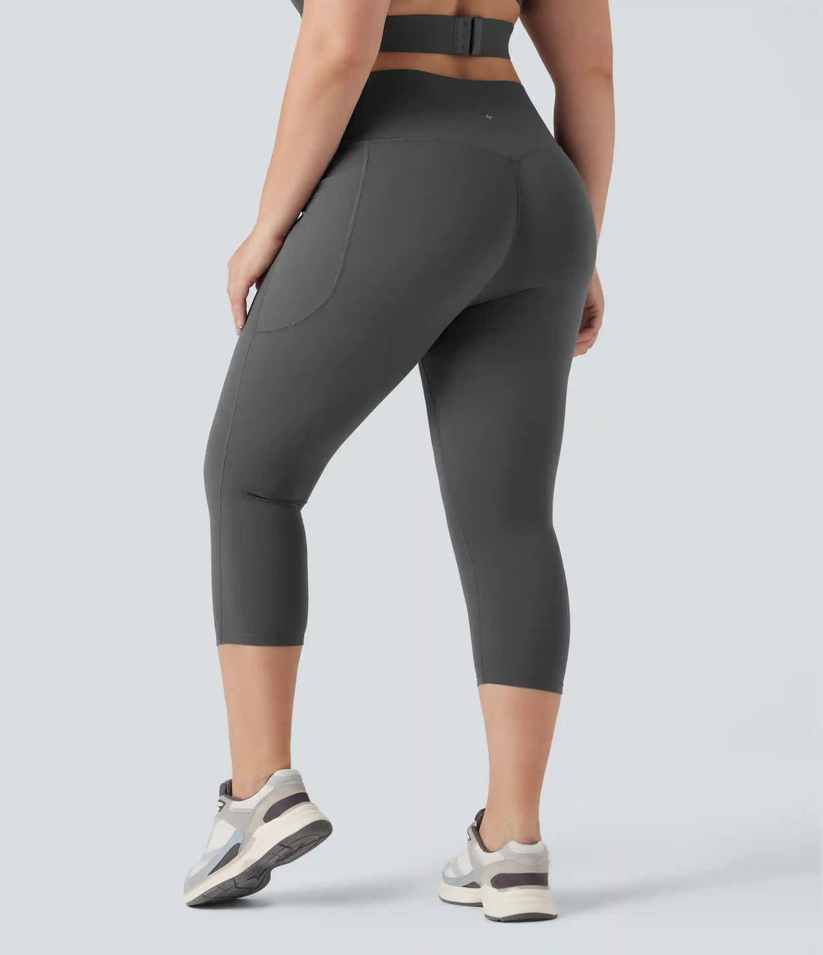 Plus Size Halara UltraSculpt™ High Waisted Butt Lifting Tummy Control Capri Training Leggings with Pockets