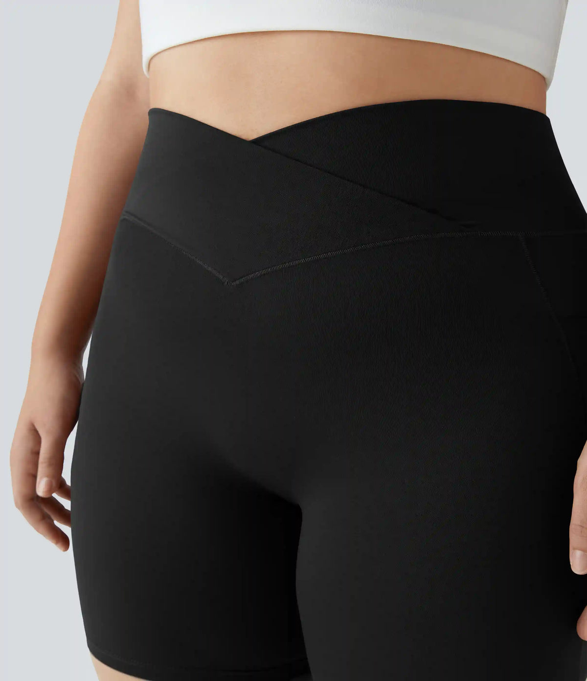 SoftlyZero™ High Waisted Crossover Pocket Yoga Plus Size Biker Shorts 7"