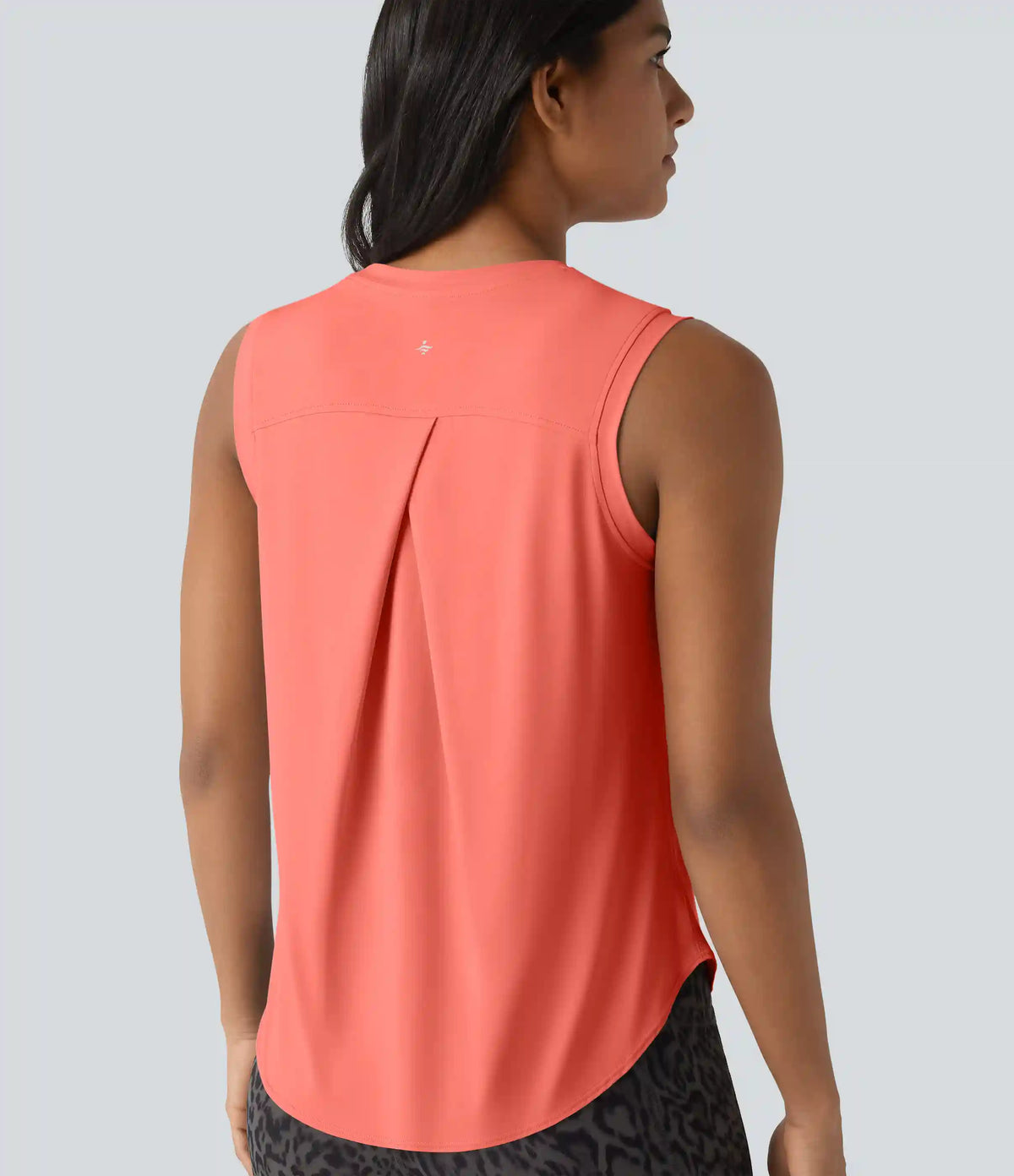 Round Neck Curved Hem Cool Touch Workout Tank Top-UPF50+