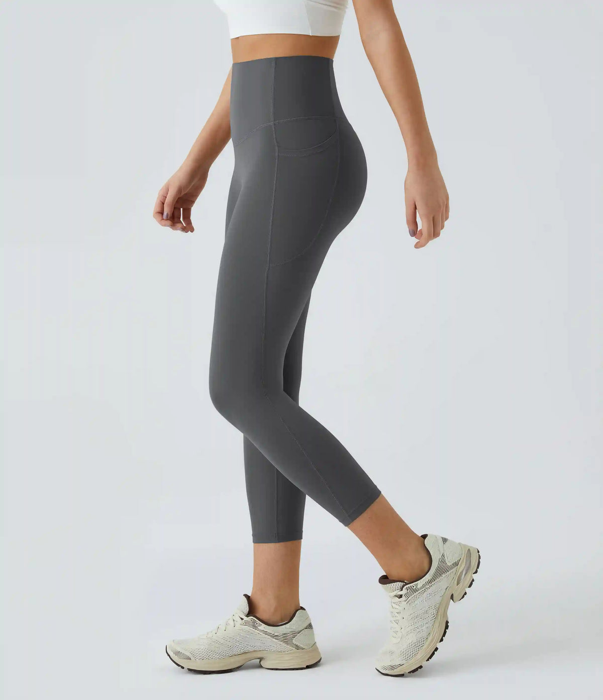 Halara UltraSculpt™ High Waisted Tummy Control Pocket Shaping Training Capri Leggings