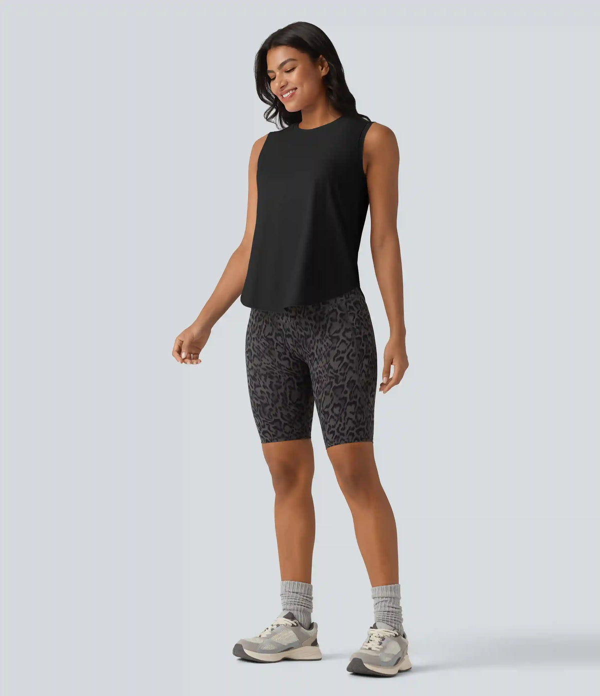 Round Neck Curved Hem Cool Touch Workout Tank Top-UPF50+