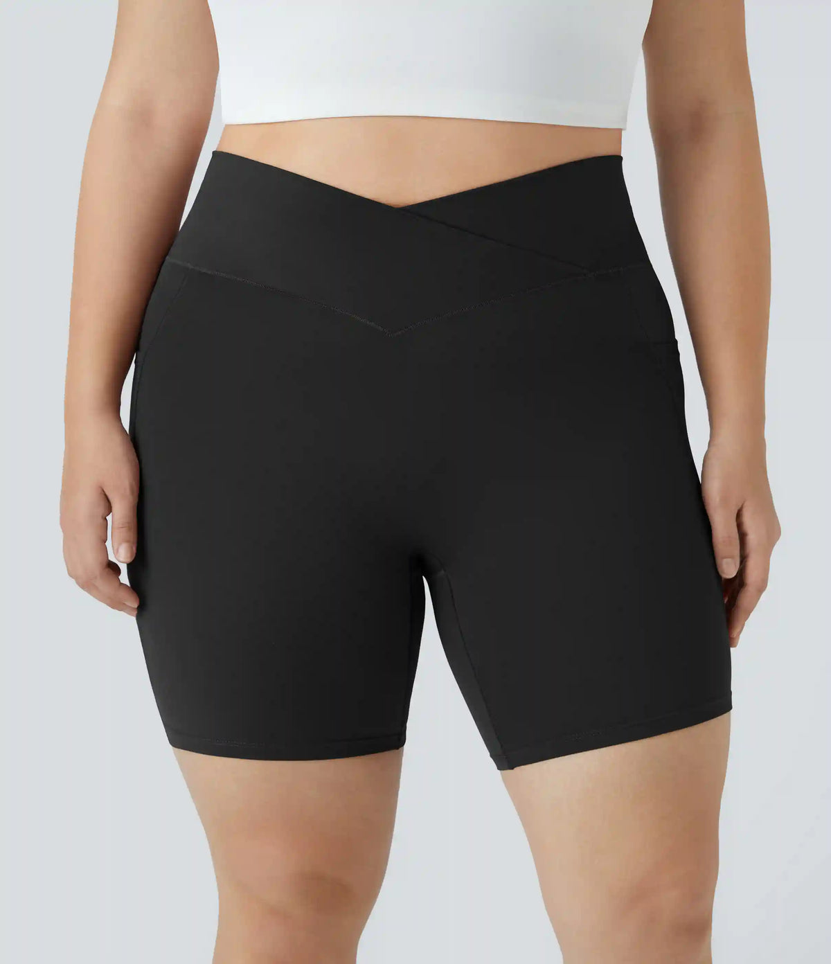 SoftlyZero™ High Waisted Crossover Pocket Yoga Plus Size Biker Shorts 7"