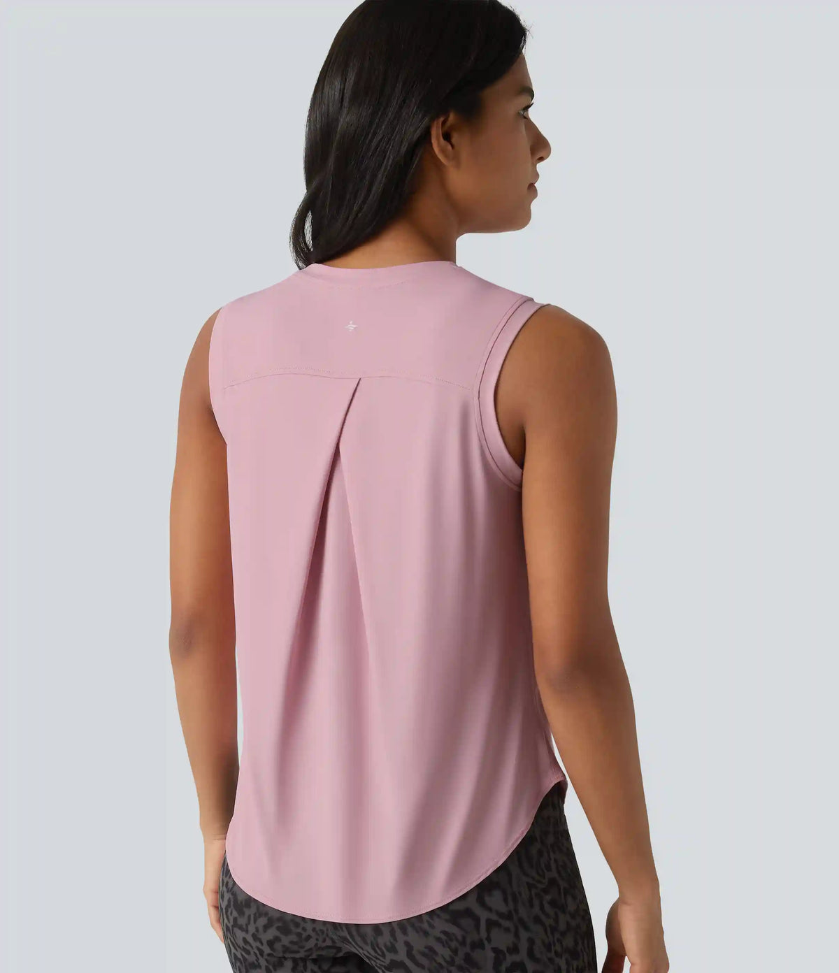 Round Neck Curved Hem Cool Touch Workout Tank Top-UPF50+