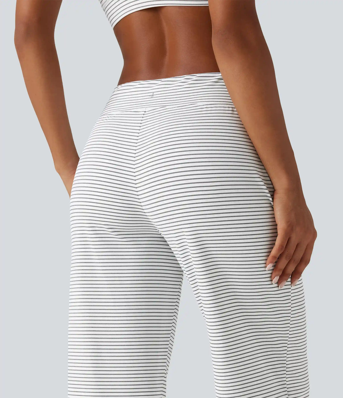 Mid Rise Stripe Straight Leg Yoga Pants with Pockets