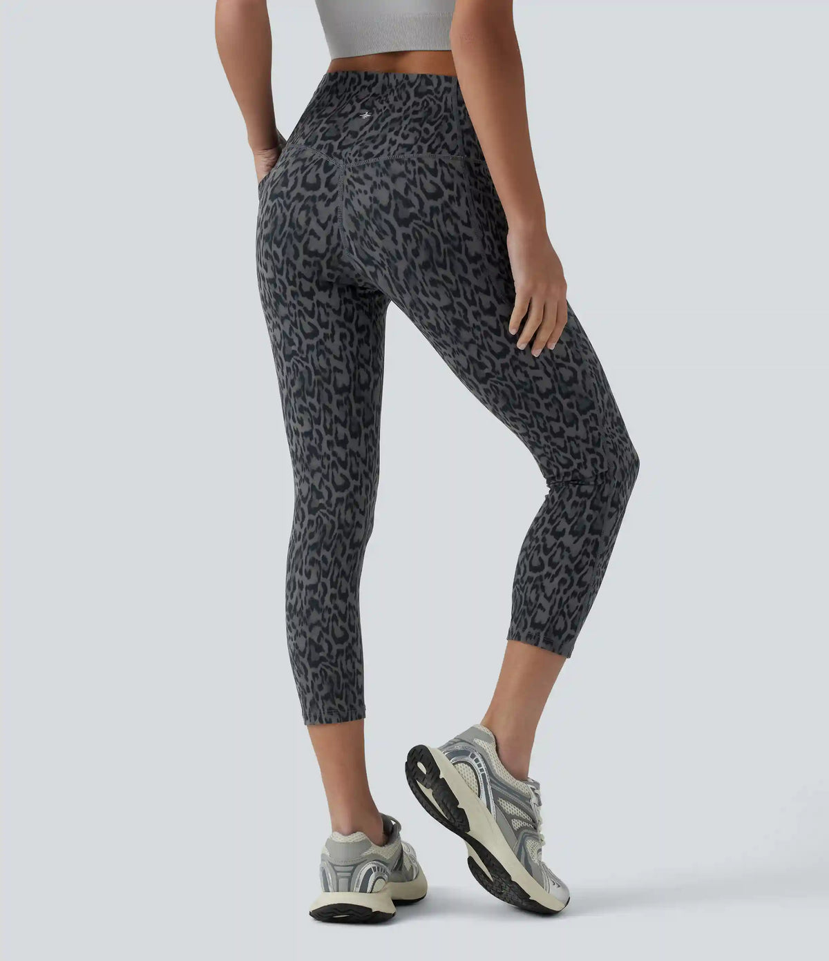 Halara UltraSculpt™ Leopard Print High Waisted Tummy Control Training Capri Leggings with Pockets