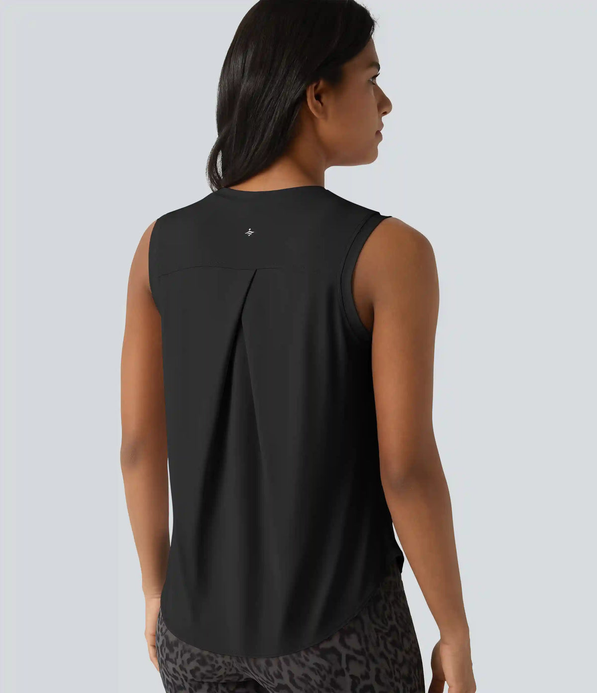 Round Neck Curved Hem Cool Touch Workout Tank Top-UPF50+
