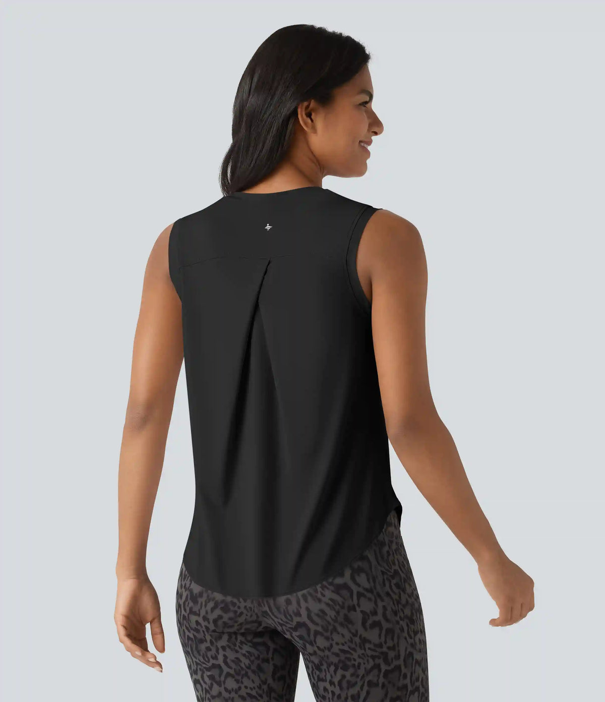 Round Neck Curved Hem Cool Touch Workout Tank Top-UPF50+