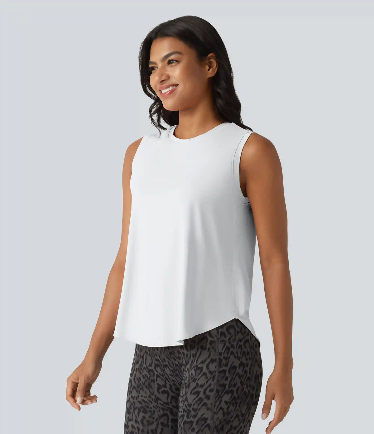 Round Neck Curved Hem Cool Touch Workout Tank Top-UPF50+