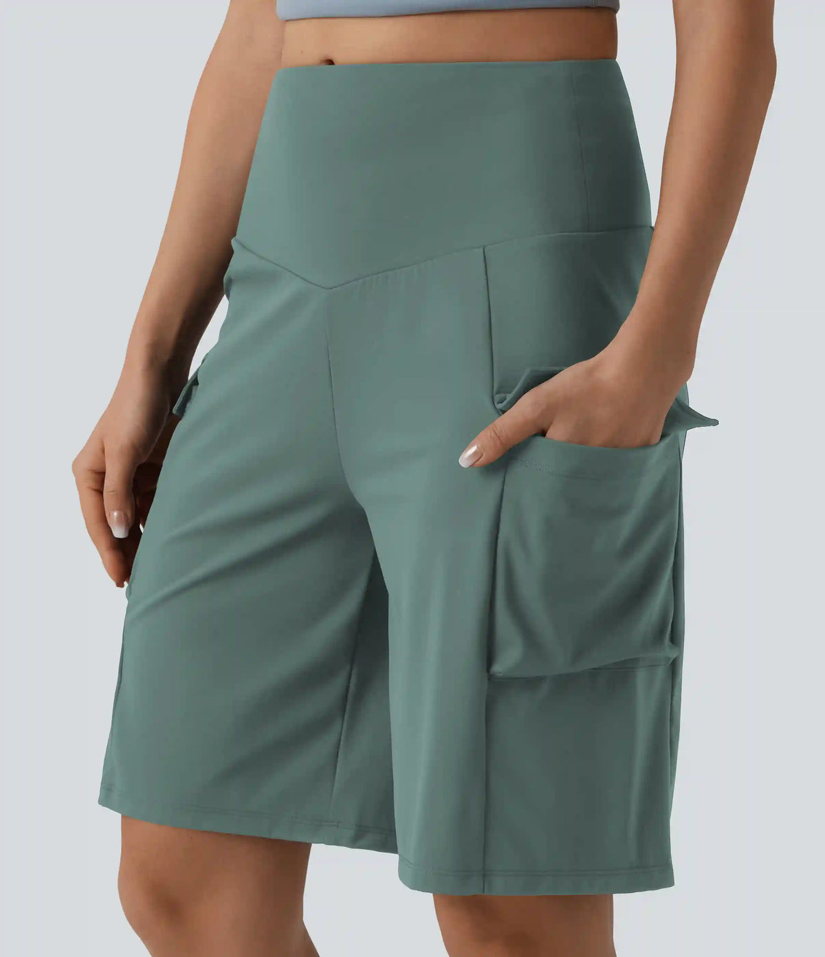 Mid Rise Cargo Yoga Baggy Shorts with Pockets