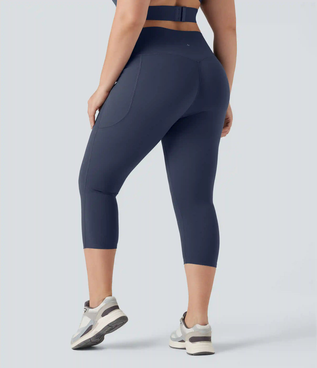 Plus Size Halara UltraSculpt™ High Waisted Butt Lifting Tummy Control Capri Training Leggings with Pockets