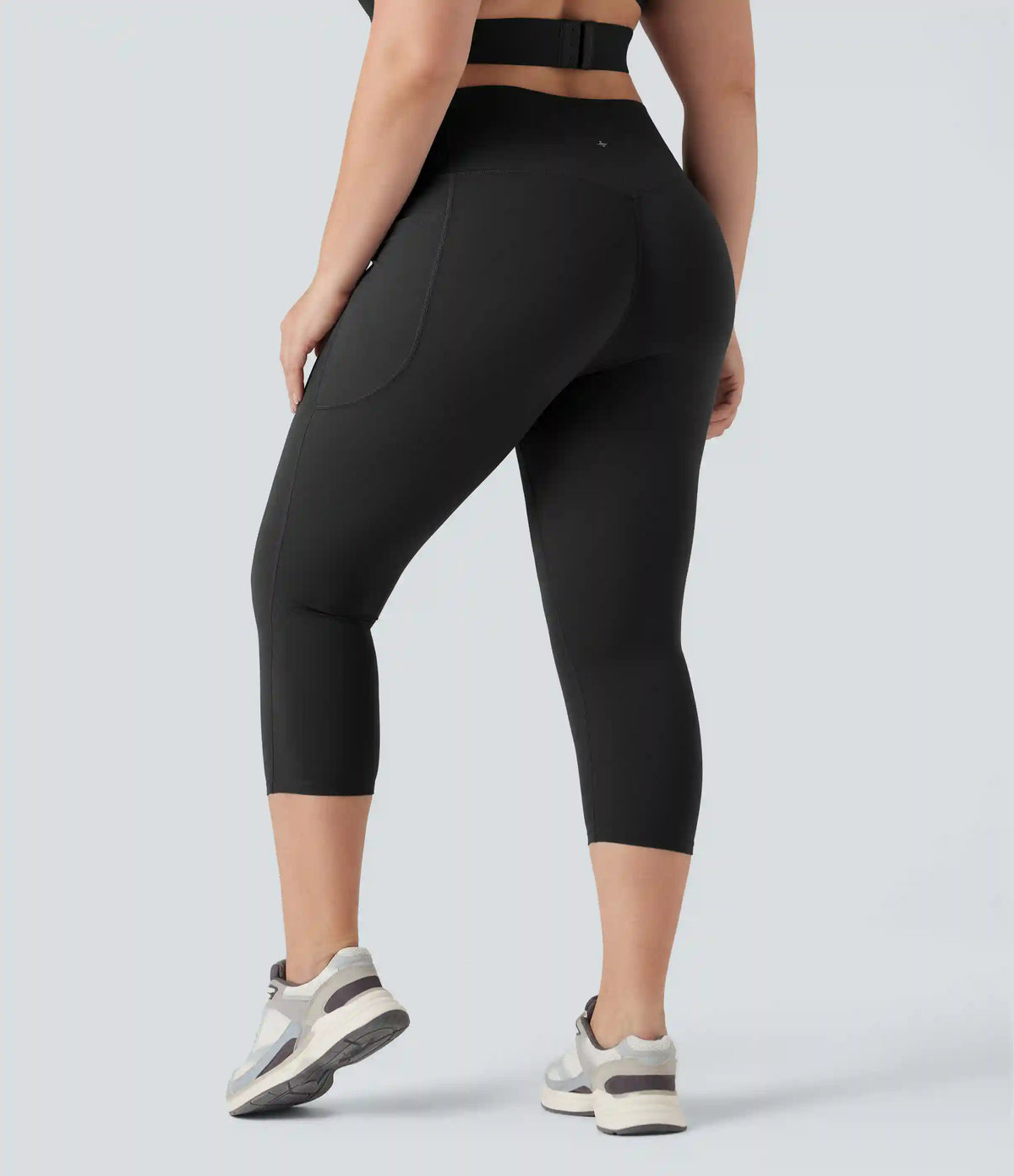 Plus Size Halara UltraSculpt™ High Waisted Butt Lifting Tummy Control Capri Training Leggings with Pockets