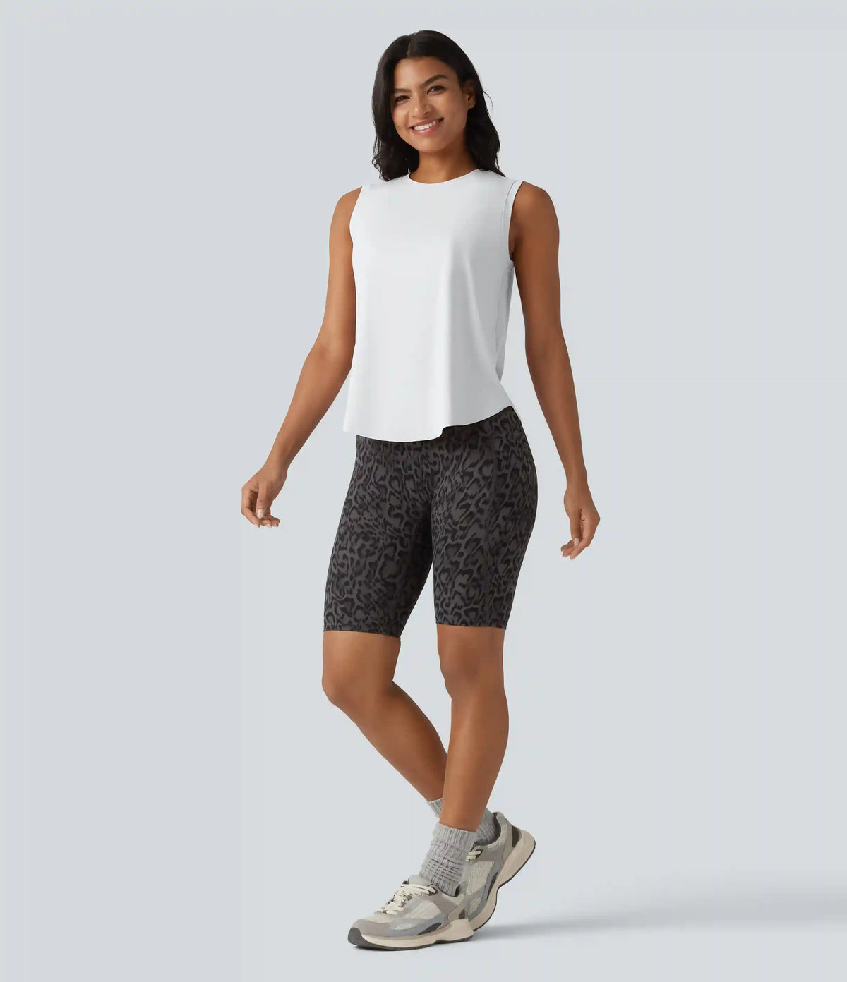 Round Neck Curved Hem Cool Touch Workout Tank Top-UPF50+