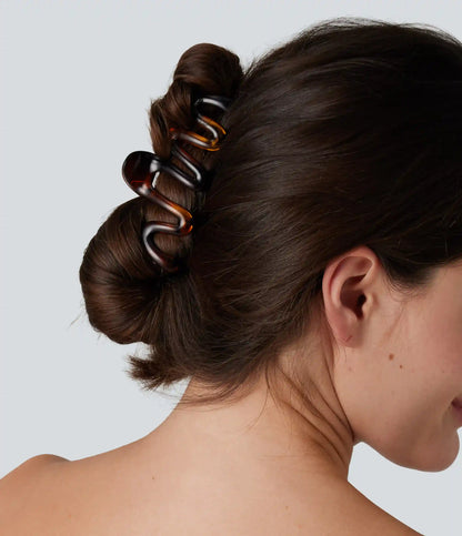Wave-Shaped Hair Claw